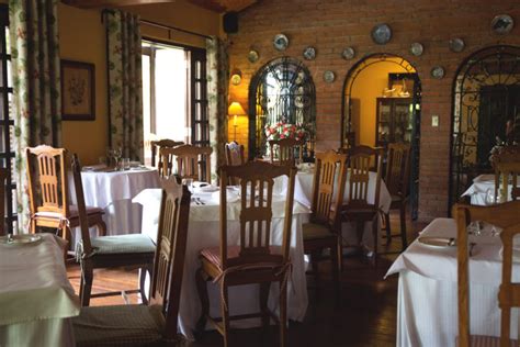 14 Romantic Restaurants In Manila To Impress Your Jowa.
